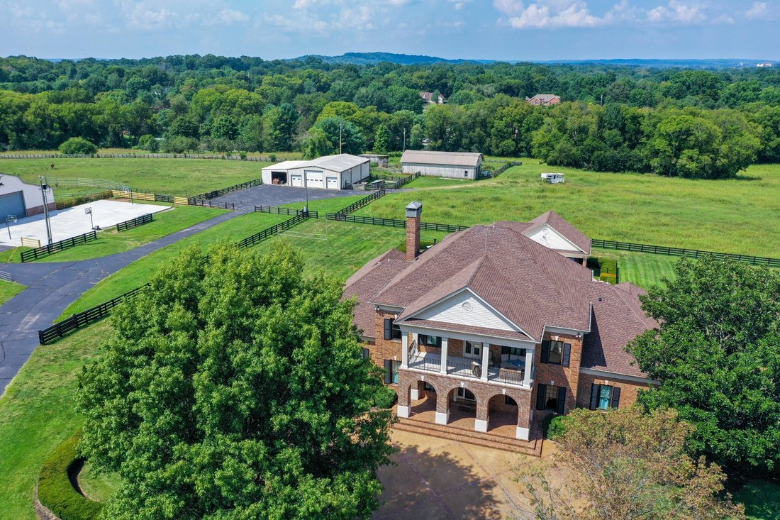 House in Columbia, Tennessee, United States 4 - 16789696