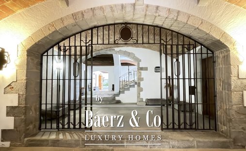 Townhouse in Torroella de Montgri, Catalonia, Spain 1