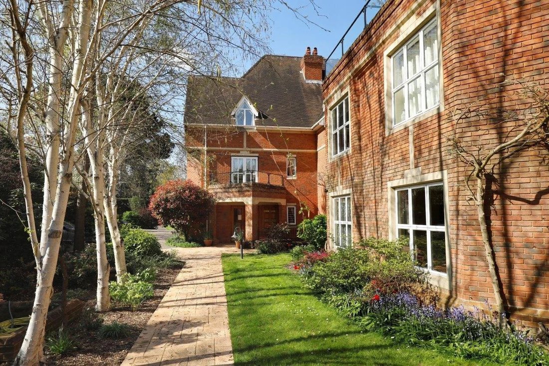 Apartment in Coombe, Royal Borough of Kingston upon Thames, England 5 - 16786605
