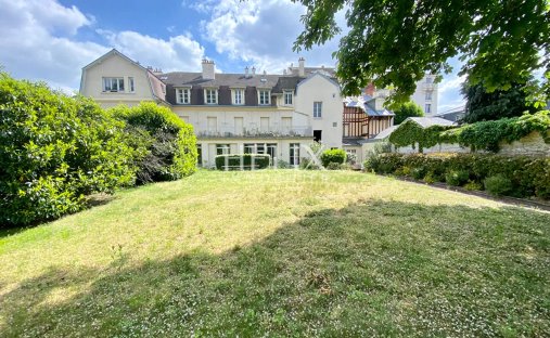 Appartement à Forêt, Saint-Germain-en-Laye, France 1