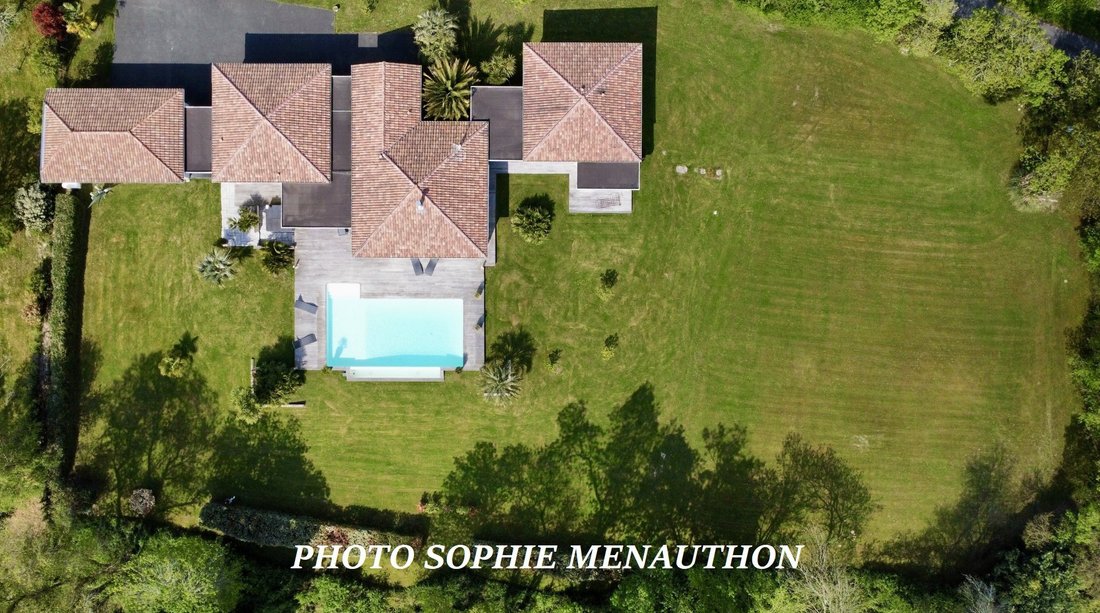Villa in Tercis-les-Bains, Nouvelle-Aquitaine, France 1 - 15585032