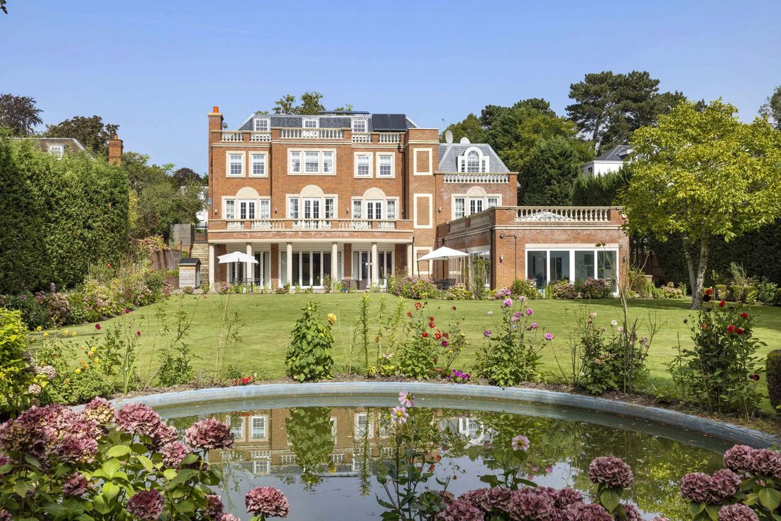 House in Coombe, Royal Borough of Kingston upon Thames, England 2 - 16786648
