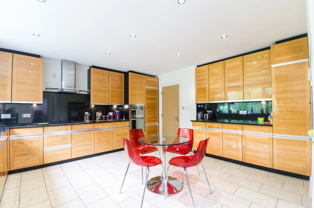 House in Coombe, Royal Borough of Kingston upon Thames, England 4 - 16786666