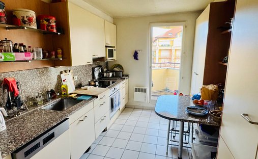 Castle for Sale in Saint-Julien-en-Genevois, Auvergne-Rhône-Alpes, France