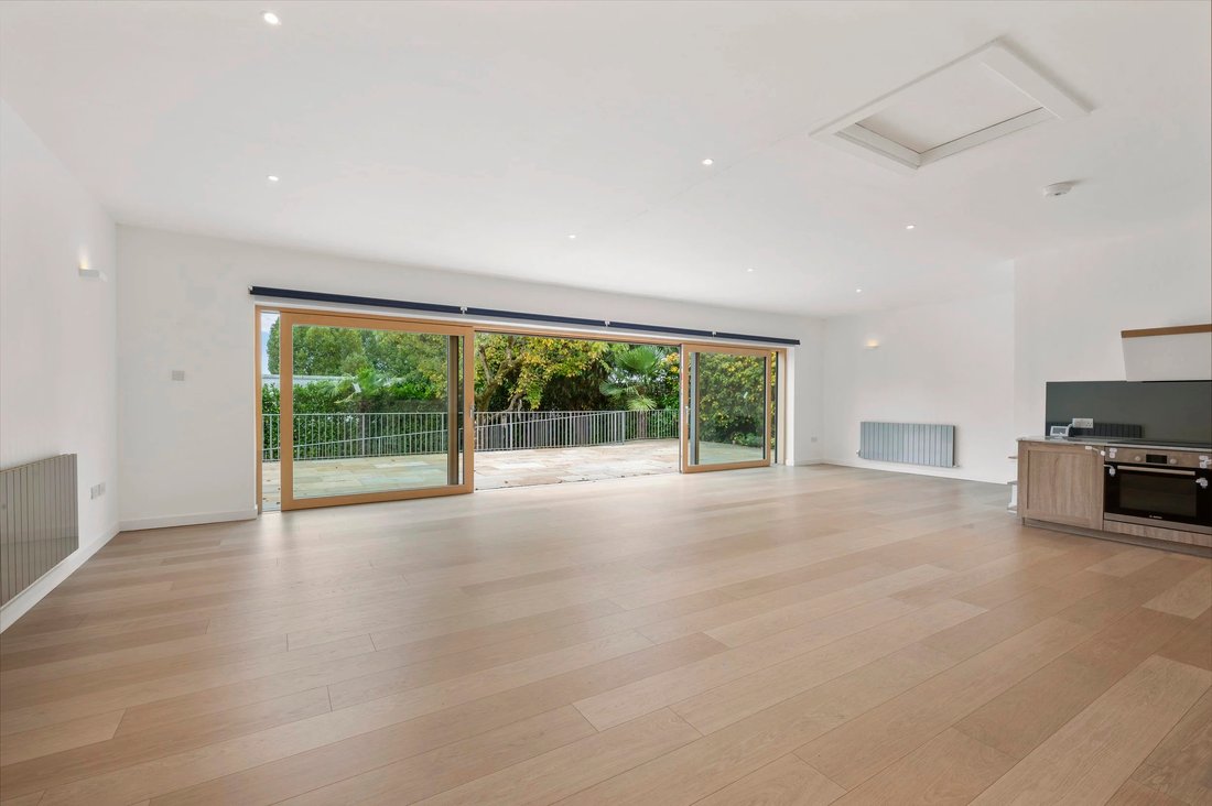 Bungalow in New Malden, Royal Borough of Kingston upon Thames, England 3 - 16786613