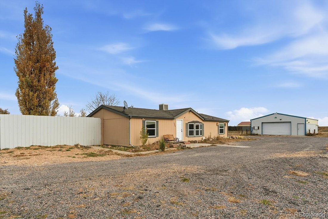 House in Commerce City, Colorado, United States 3 - 16795211