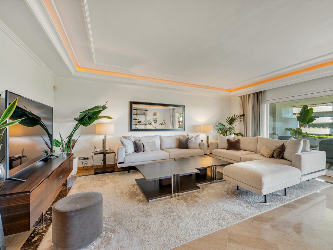 Apartment in Puerto Banus, Marbella, Spain 5 - 16786452