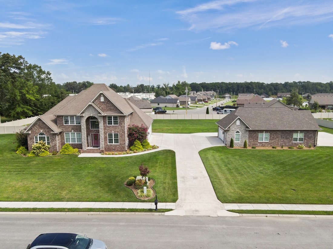 House in Manchester, Tennessee, United States 1 - 16791182