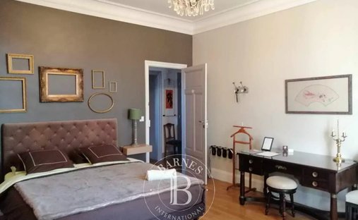 An 18th Century Manor With A Swimming Pool, Outhouses And 6.5 Hectares Of Grounds With A River