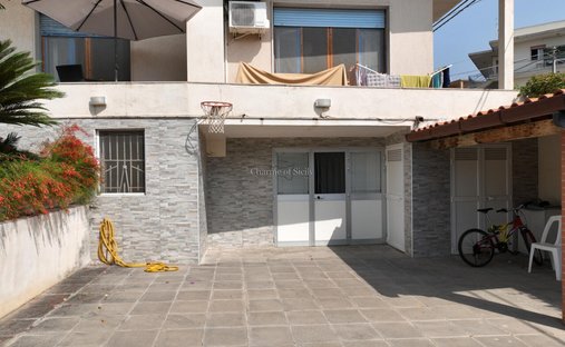 Villa in Marina, Ragusa, Sicily 1