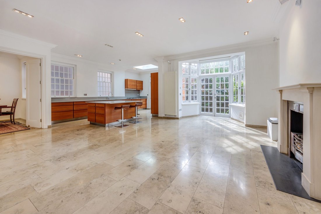 Villa in Maida Vale, Westminster, England 2 - 16786652