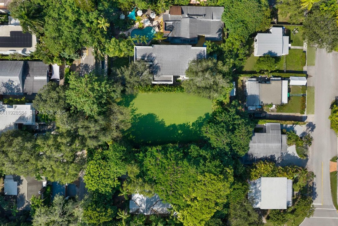 House in Miami, Florida, United States 5 - 16792195