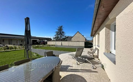 Villa in Saint-Malo-de-la-Lande, Normandy, France 1