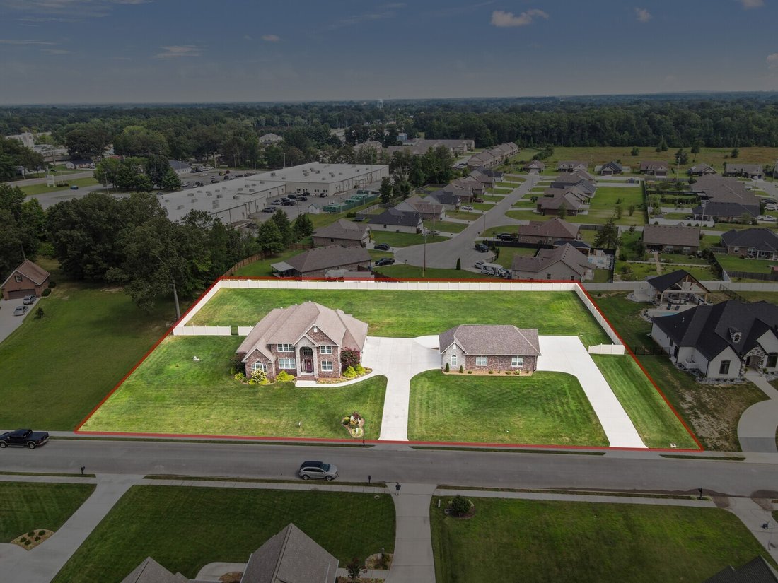 House in Manchester, Tennessee, United States 2 - 16791182