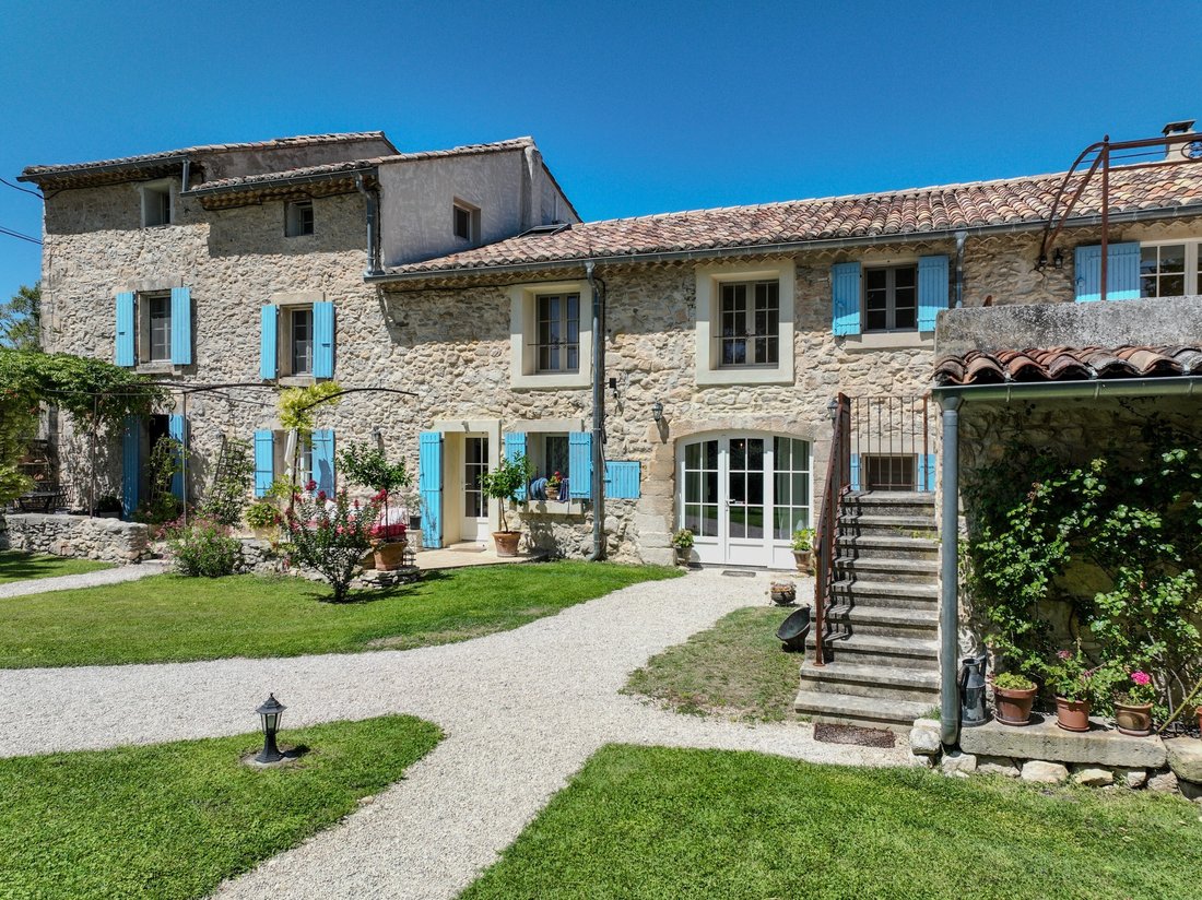 House in Saint-Didier, Provence-Alpes-Côte d'Azur, France 3 - 15989286