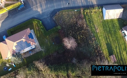 Land in Ornex, Auvergne-Rhone-Alpen, Frankreich 1