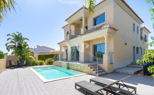 Villa in Quarteira, Algarve, Portugal 1