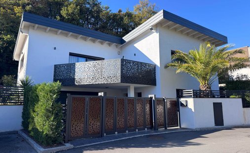 Villa in Hill Zone, Padenghe sul Garda, Lombardy 1