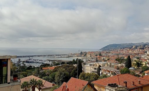 Villa in San Martino, Sanremo, Ligurien 1