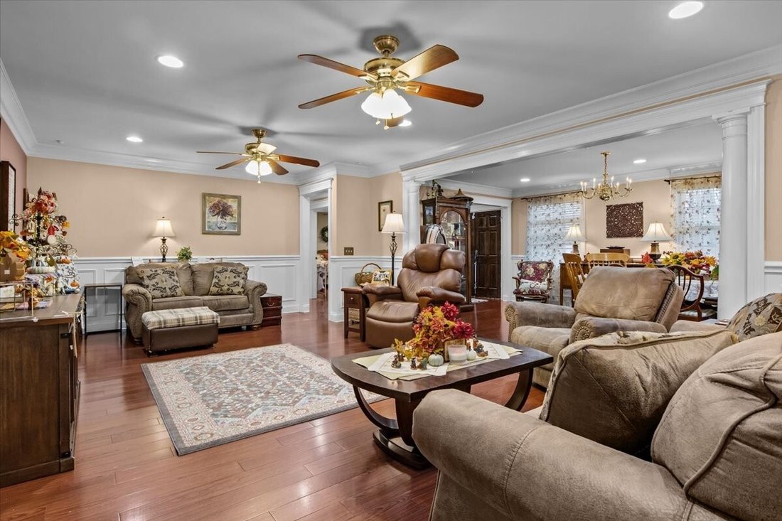 House in Dickson, Tennessee, United States 1 - 16788975