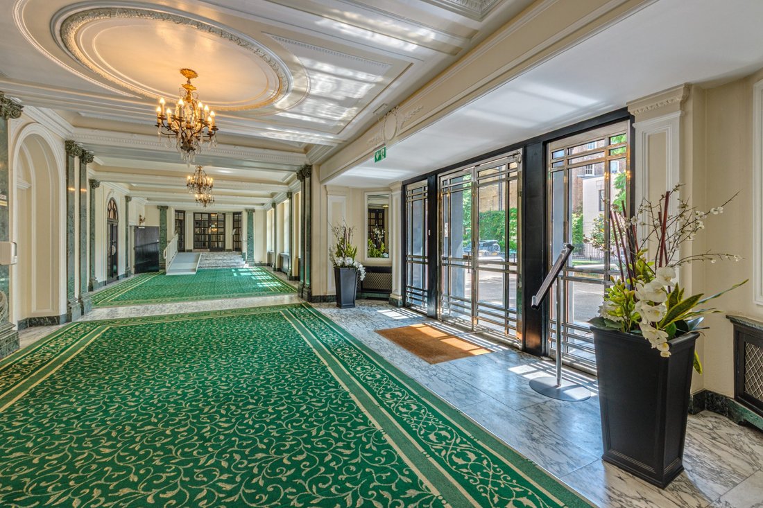 Apartment in Hyde Park, Westminster, England 1 - 16786724