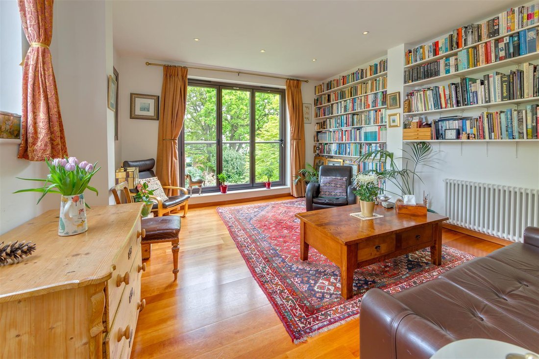 House in Holly Village, Haringey, England 3 - 16786580