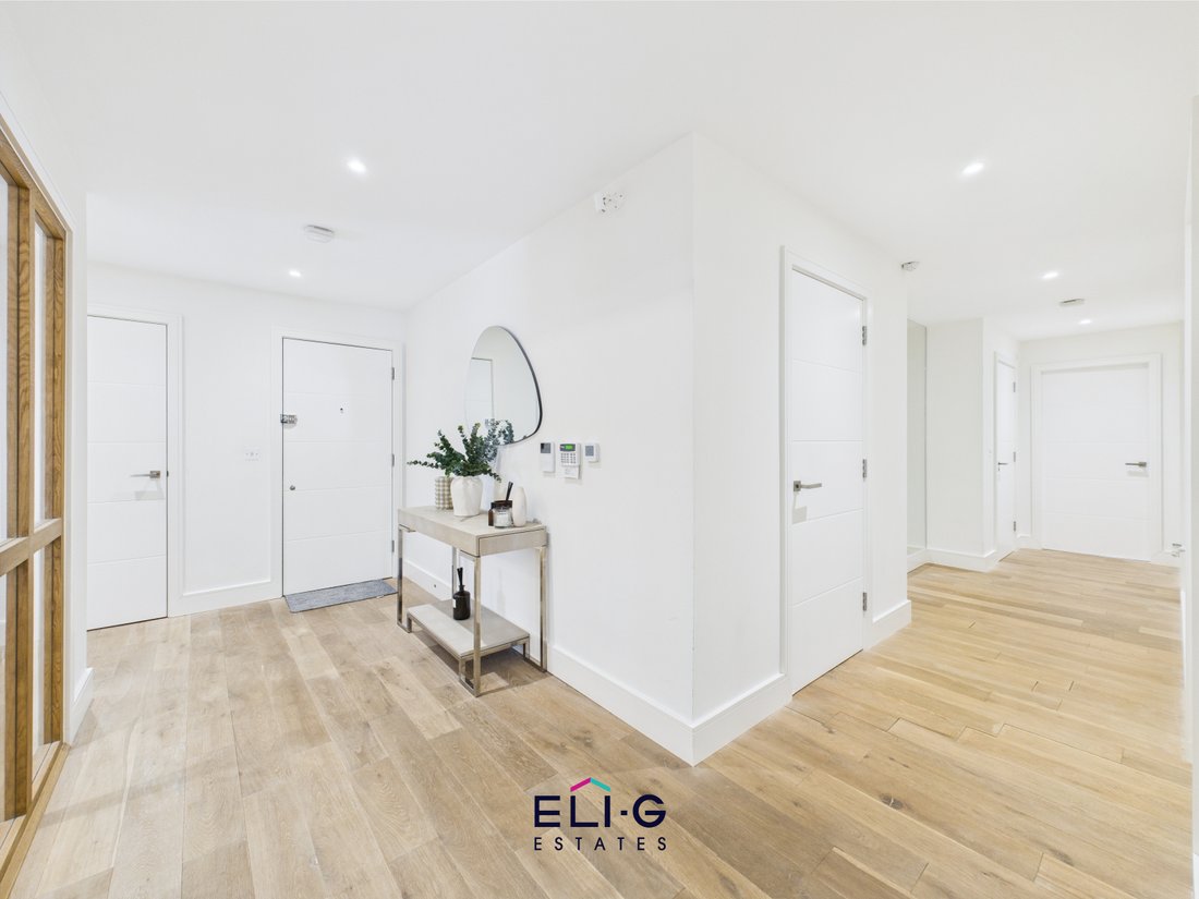Apartment in Barnet, England 3 - 16786528