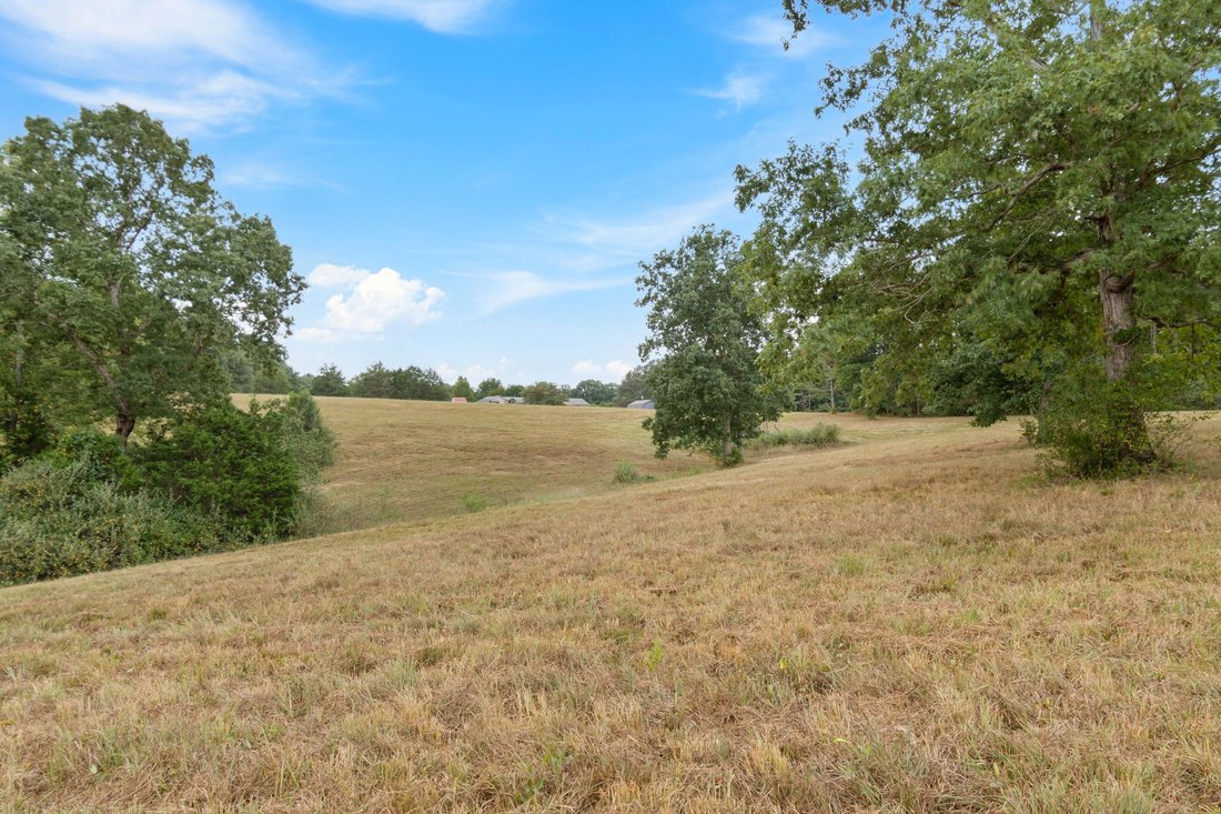 House in Centerville, Tennessee, United States 4 - 16791195