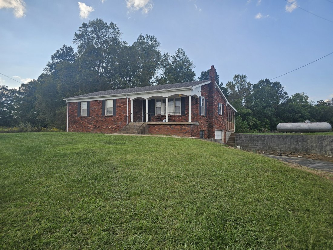 House in Palmer, Tennessee, United States 1 - 16790998