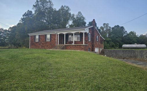 House in Palmer, Tennessee, United States 1
