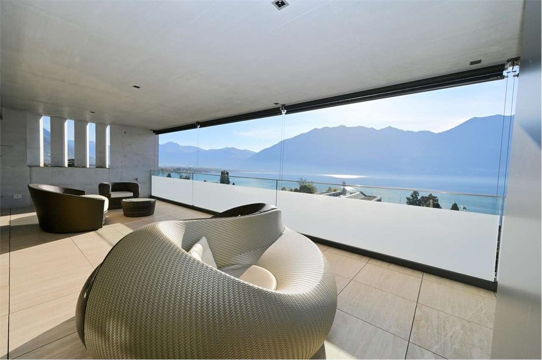 Wonderful 6.5 Room Penthouse Apartment With Lake View In Minusio