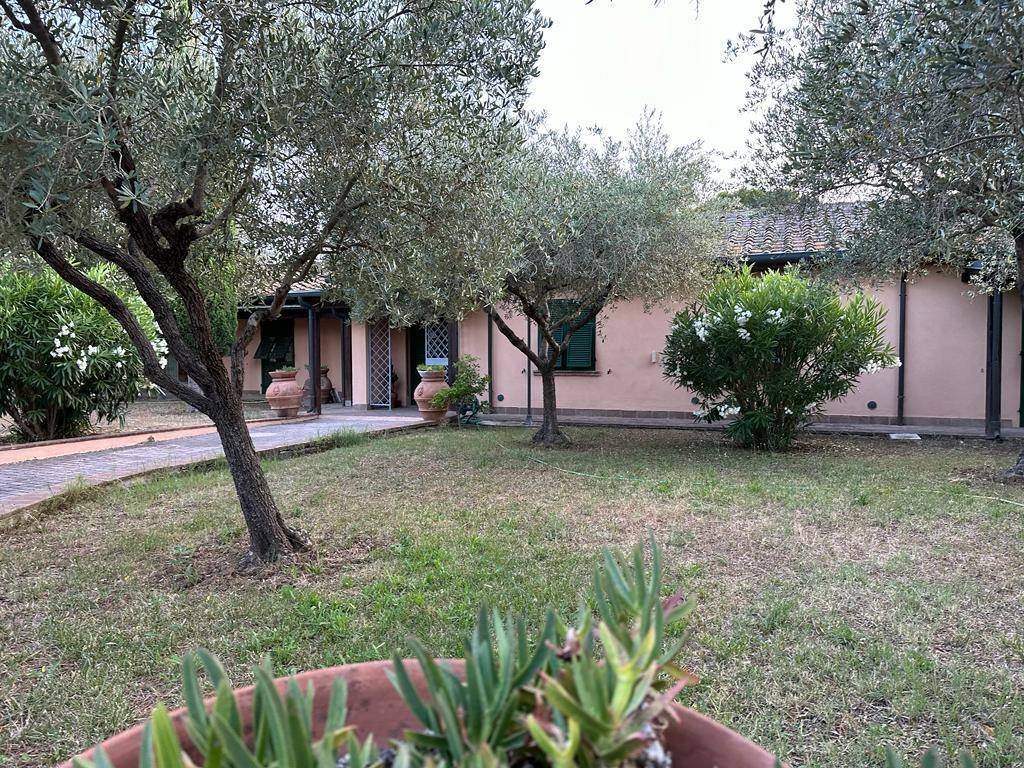 Villa in Cecina Centro, Cecina, Tuscany 4 - 16792516