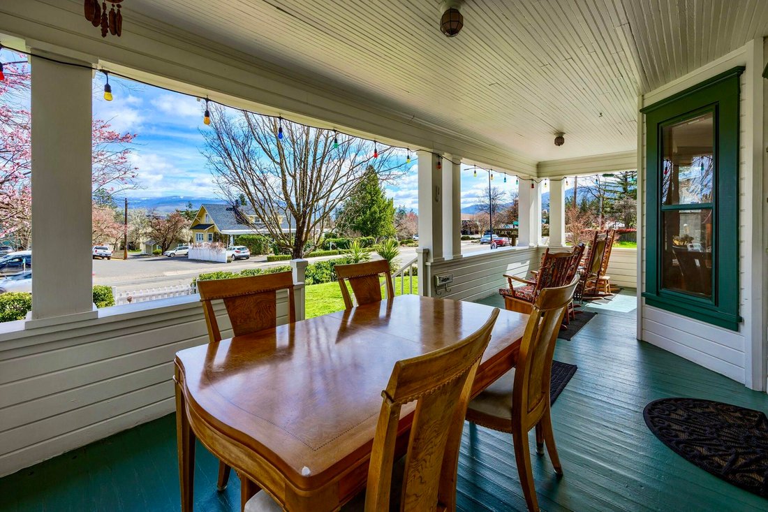 House in Ashland, Oregon, United States 4 - 16787227