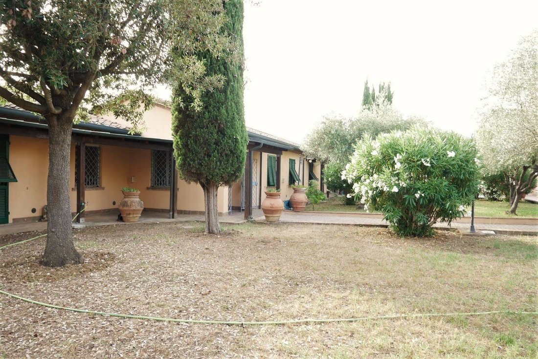 Villa in Cecina Centro, Cecina, Tuscany 1 - 16792516