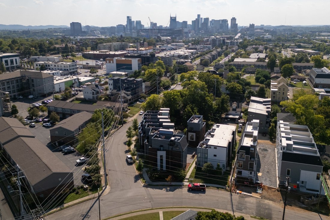 Nashville, Tennessee, United States 3 - 16792208