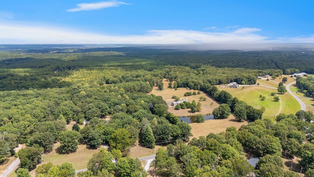House in Centerville, Tennessee, United States 1 - 16791195