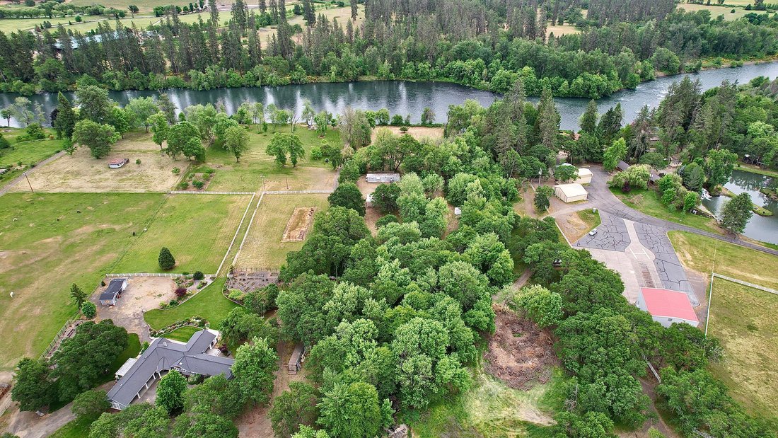 House in White City, Oregon, United States 4 - 16787338