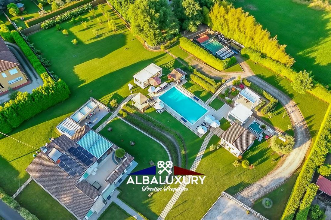 Villa in Camaiore, Tuscany, Italy 3 - 16786881