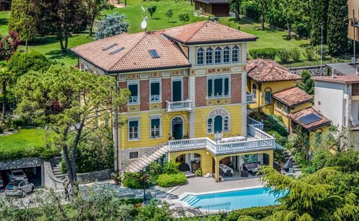 Villa in Pertica Bassa, Lombardy, Italy 1