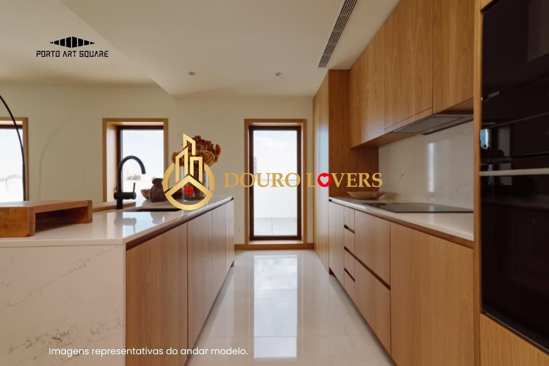 Apartment in Cedofeita, Santo Ildefonso, Se, Miragaia, Sao Nicolau e Vitoria, Porto District, Portugal 2 - 16796292