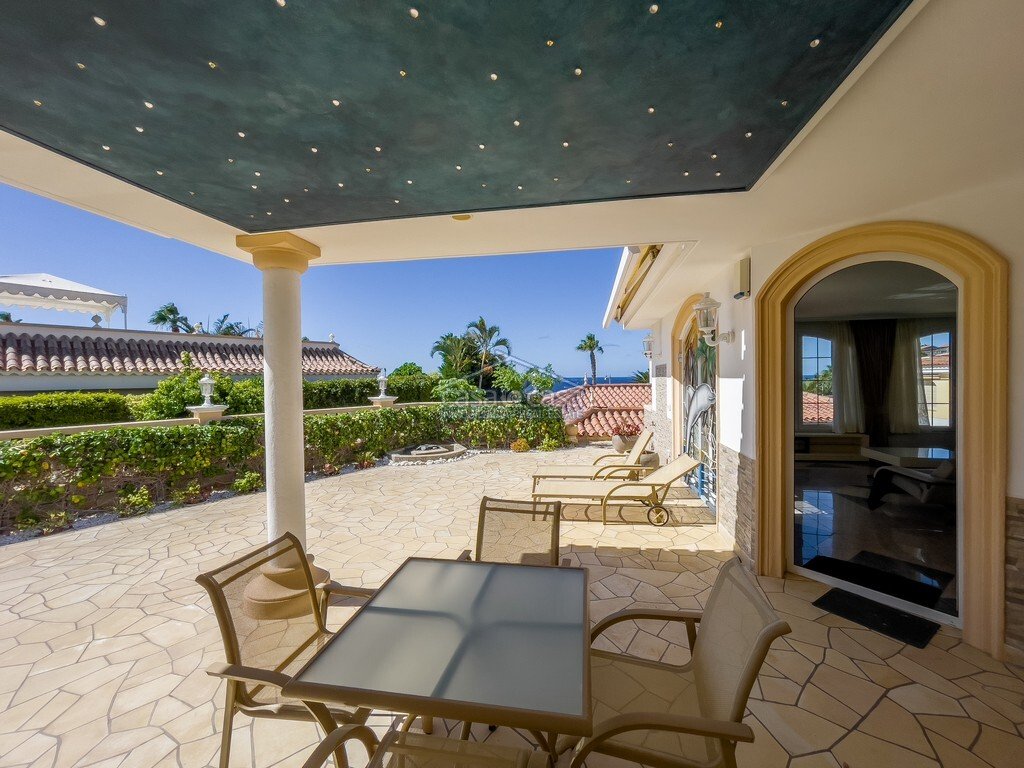 Villa in Costa Adeje, Adeje, Canary Islands 1 - 16796248
