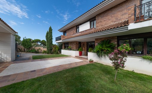 House in Pozuelo de Alarcon, Community of Madrid, Spain 1