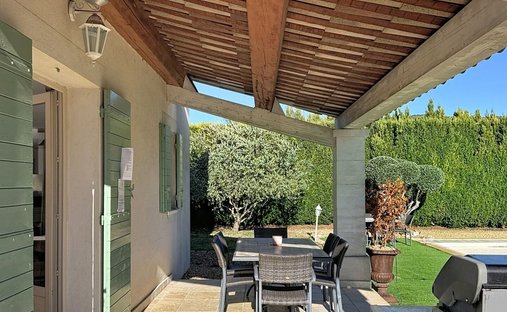 Beautiful Stone Property With Views And Pool