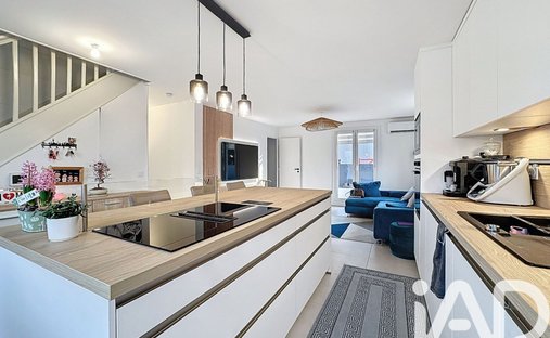 Casa en Est, Ville-la-Grand, Francia 1