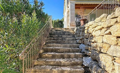 Beautiful Stone Property With Views And Pool