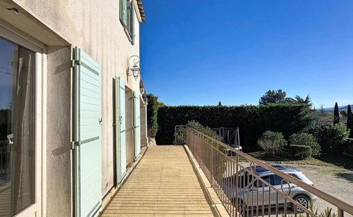 Beautiful Stone Property With Views And Pool