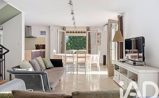 Beautiful Stone Property With Views And Pool