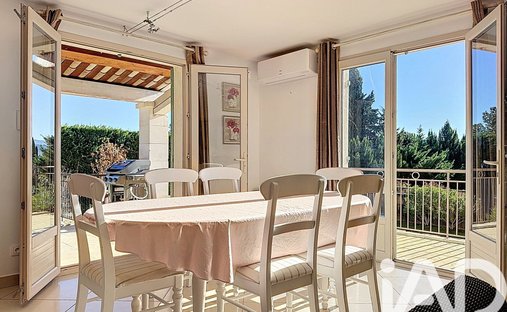 Beautiful Stone Property With Views And Pool