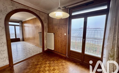 Castle for Sale in Saint-Julien-en-Genevois, Auvergne-Rhône-Alpes, France