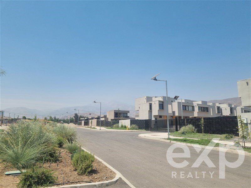 House in Colina, Santiago Metropolitan Region, Chile 2 - 16797543
